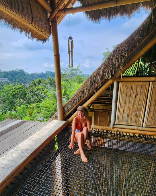 Watch Kissa Sins's leaked NSFW photo on TwXstars