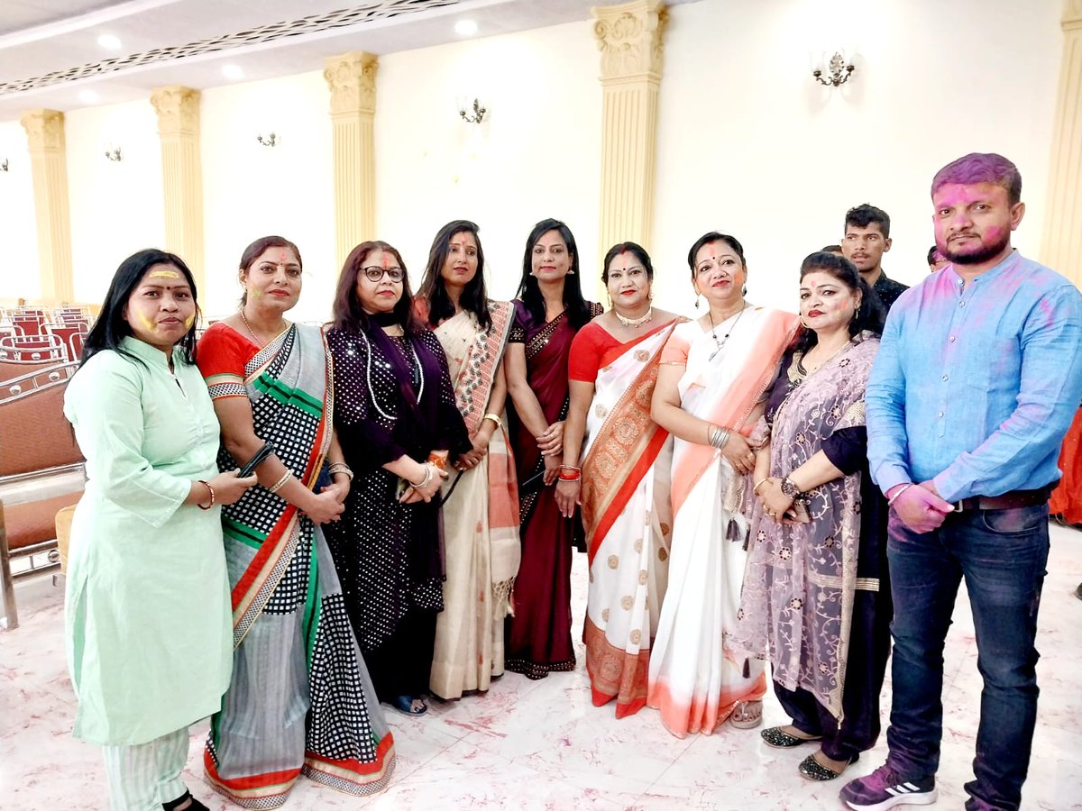 RitzSony's tweet image. रांची के विधायक श्री सी पी सिंह जी के होली मिलन समारोह में....
#CPSingh #ranchimahanagarmahilamorcha #VanathiBJP #bhajpajharkhand #holimilan