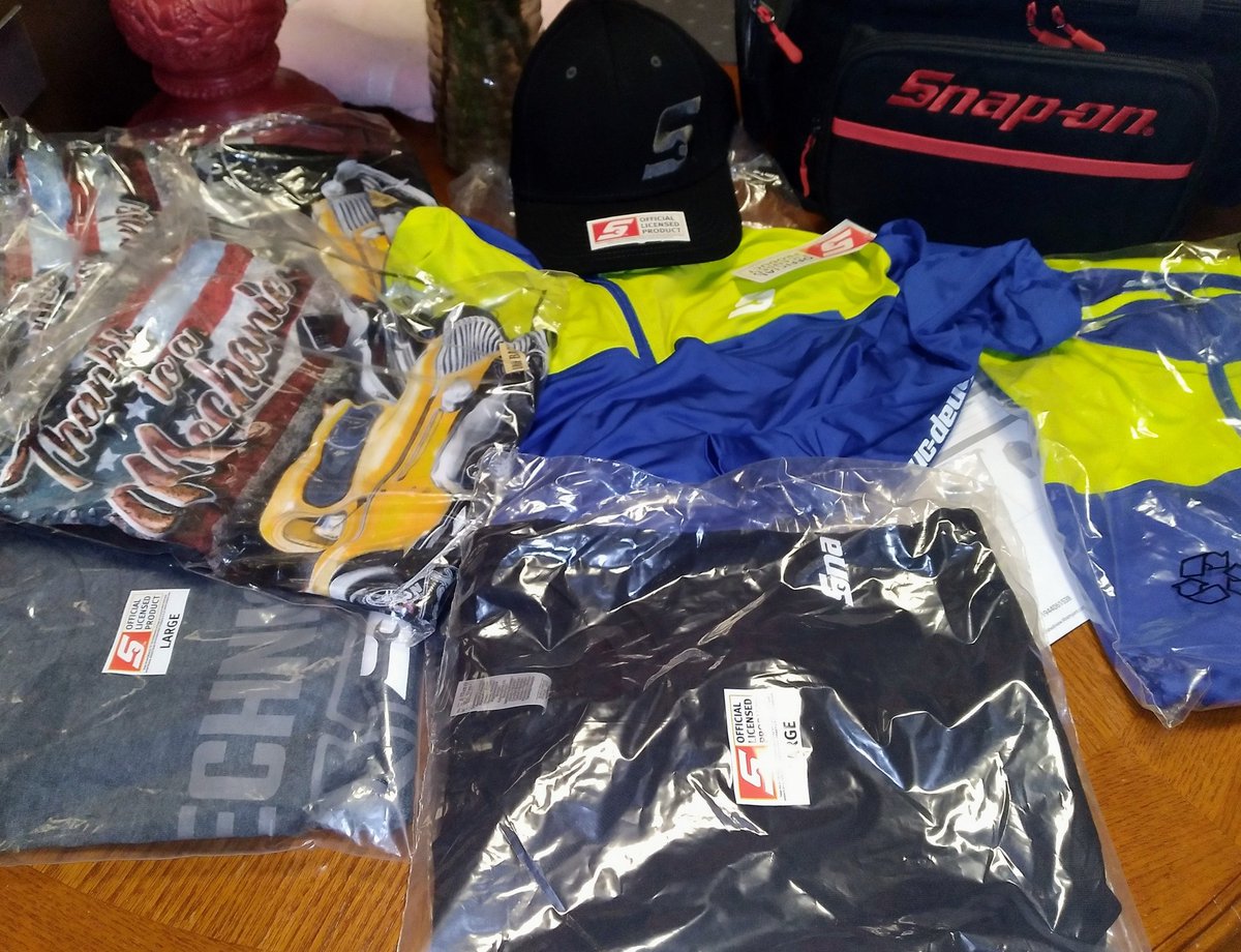 tshanehotrodr22's tweet image. When the SnapOn man comes by and finally compensates you for all the tools you've bought from him..
😁😂🤣👍🏁🏁 #SnapOn #HotRods #DragCar #DragBike #ChevyPower #NitrousOutlet #ZukeNation