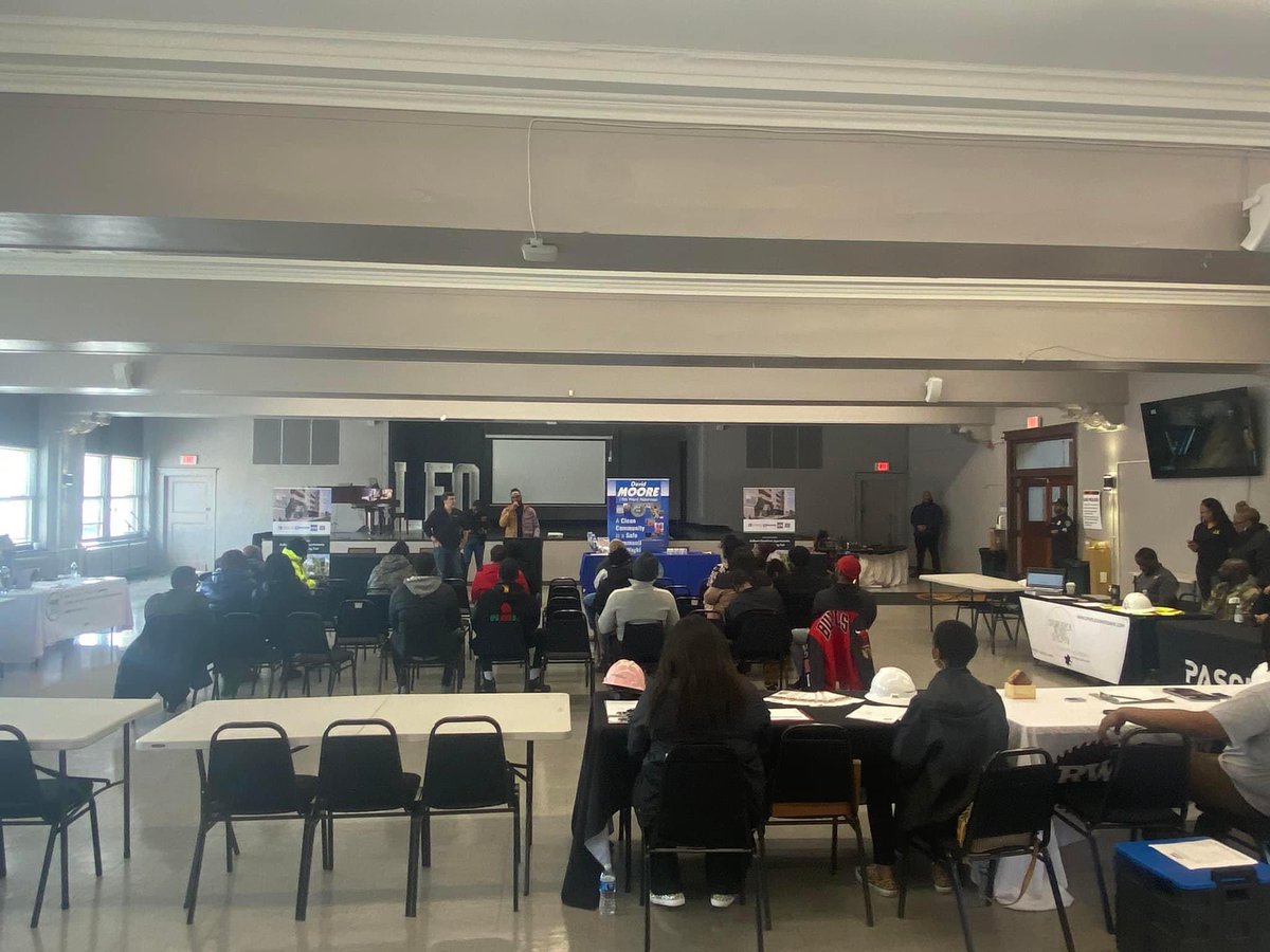 AldermanHMoore's tweet photo. Making a difference in our community at the Auburn Gresham Apartments Community Hriring Fair. Thank you to Torrey Barrett, David Block and Cornelius Griggs for aiding in bringing jobs to the community. https://t.co/p4qbPishmk