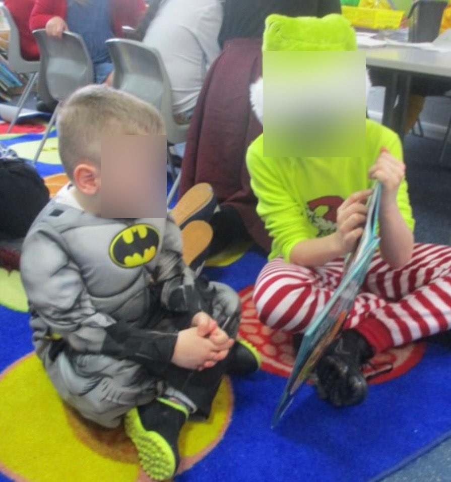 BealValePrimary's tweet photo. On Friday 3rd March, Yr1 celebrated world book day by coming to school dressed in our favourite book characters. We had time during the day guessing which character and genre we came dressed as, as well as Yr5 coming down to Yr1 to share our books with each other. #bvyear1 https://t.co/nxPUlOXTtq