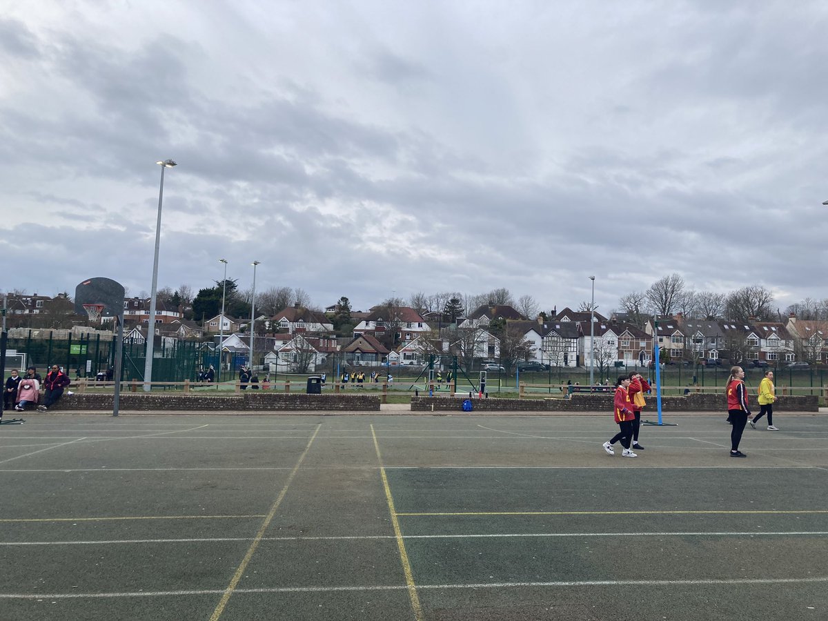 BHhealthylife's tweet photo. The rain held off ☔️for the 2nd Stinger Primary Netball Tournament @PatchamHigh this afternoon! A huge thank you to the 8 @PatchamHigh sport leaders who came in on a inset day to umpire #legends #deadication Well done to the 9 schools that took part @YourSchoolGames https://t.co/MZrTlreFef