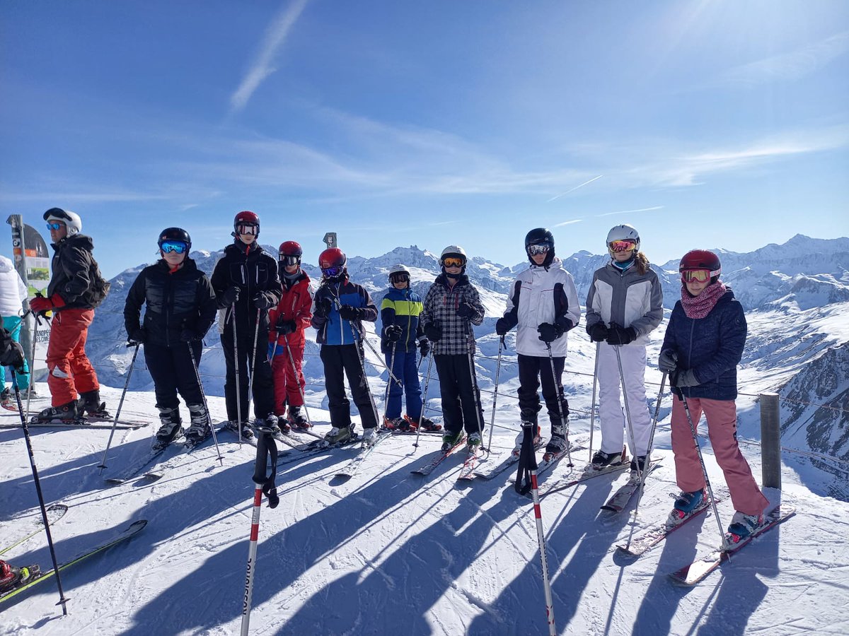 ASPutanges's tweet photo. Belle 1ere journée à #Valcenis https://t.co/s6ArZDf851