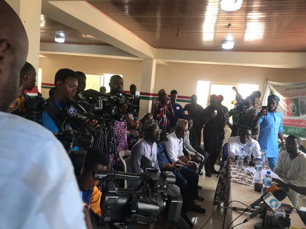 SplashFM1055's tweet photo. Labour Party Endorses Makinde’s Re-election Bid, Dumps Party's Guber Candidate.
Read more on: https://t.co/Gci5nLuZgC
David Bello
#splashinfo
#splashfm1055 https://t.co/hRuVNyqzxy
