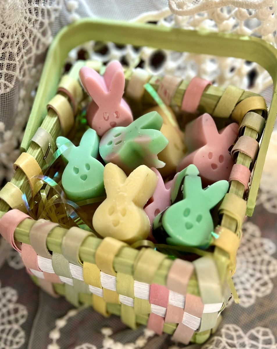 HWBotanika's tweet image. Bunnies artisan soap, ingredients, organic coconut oil, olive oil, sodium hydroxide, distilled water, fragrance oil.

available at hollywoodbotanika.com, nashvillebotanika.com #etsy #artisansoap #springsoap #bunnies #easterbunny