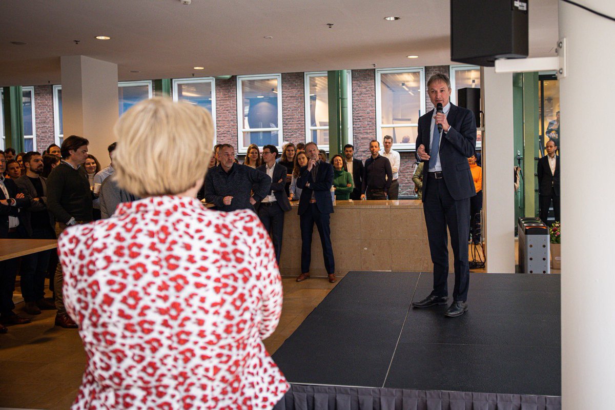 Vanochtend hebben we <a href="/SandorGaastra/">Sandor Gaastra</a> feestelijk welkom geheten als nieuwe Secretaris-generaal bij het @MinisterieEZK. Op 1 maart heb ik het stokje aan hem overgedragen en ben ik weer met veel plezier plaatsvervangend secretaris-generaal.