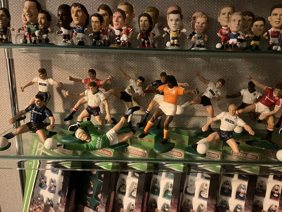 Footkitsubflick's tweet photo. @SubbuteoBrummie @Channel4 @C4Sport Also loving the Sportstars figures above, I love mine🤩 https://t.co/GF2cLsyLrg