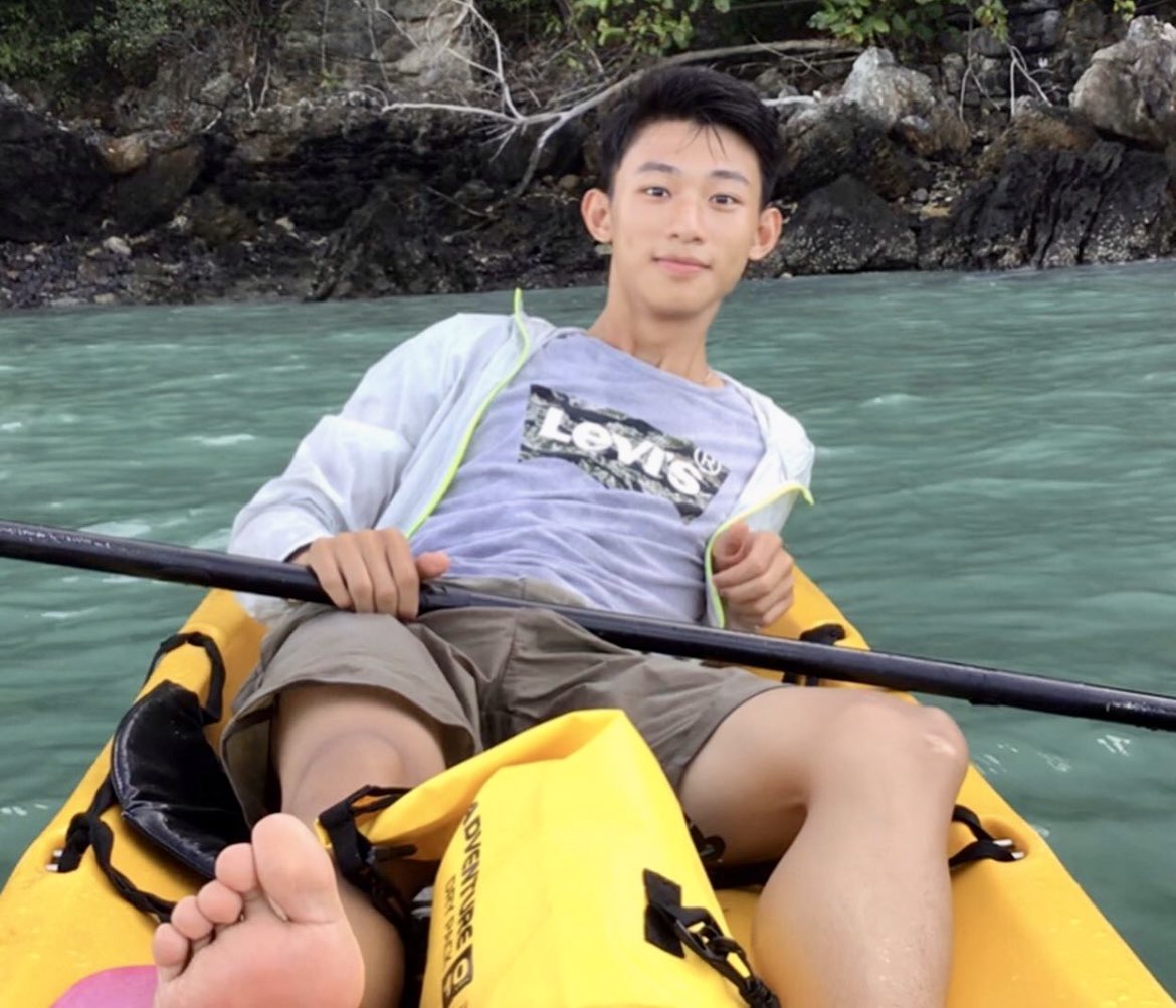 Asian Men X Feet tweet media
