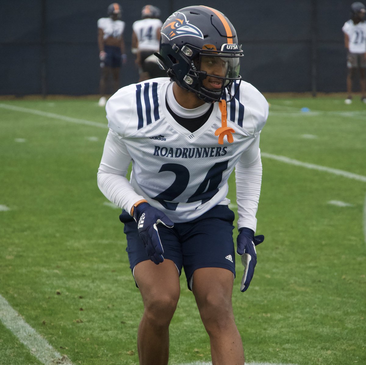 Along The Wire tweet media