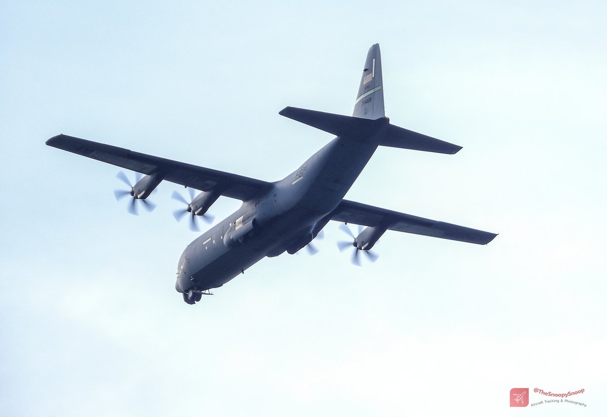 TheSnoopySnoop's tweet photo. 1st of *another two* USAF 🇺🇸 California ANG C-130J's arriving
@belfastairport today from Souda Bay
Photo taken from 10miles out on approach out by Ballyrobert
#RCH152, #AE1BEB 07-1468, 115th AS, 146th AW
#AvGeek #planespotting #aviation #aviationphotography https://t.co/uABBouTmH0