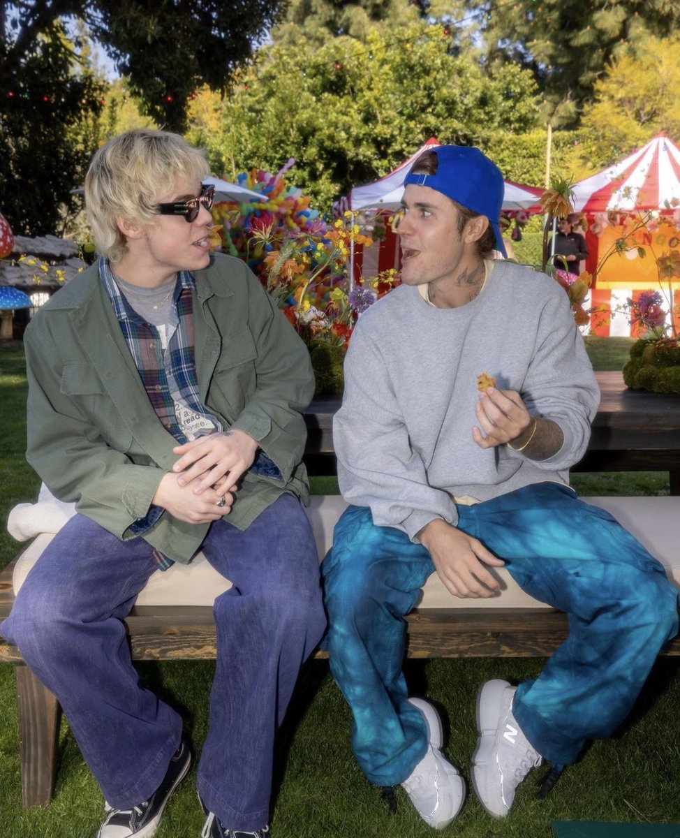 bieberfever's tweet image. . @justinbieber x @thekidlaroi ❤️‍🔥
