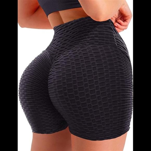TammaraC12's tweet photo. So good I had to share! Check out all the items I'm loving on @Poshmarkapp #poshmark #fashion #style #shopmycloset #zara: https://t.co/IgPjJhzYhv https://t.co/35cMCpmQNN