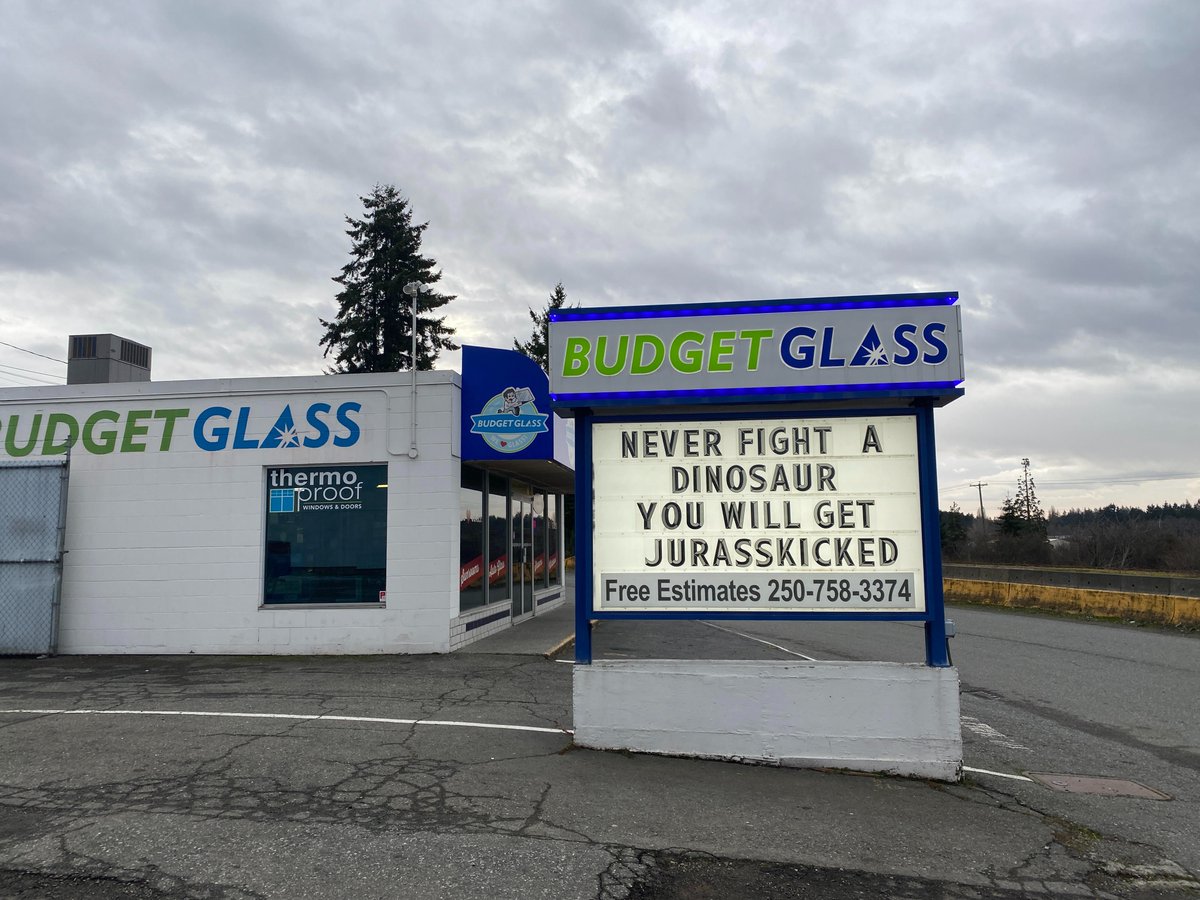 Who has been enjoying our sign lately? We loving hearing that our cheesy jokes brighten up your morning commute! 👏

#DadJoke #FunnySign