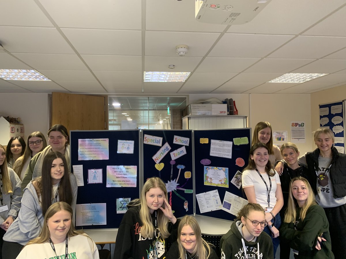 Our level 3 Early Years students at #Tamworth had a visit from @MichelleTrappet today who gave a fascinating insight into her role of a school nurse and discussed her career progression from leaving school to her current role! 👩‍⚕️😊

#NCW2023 #NationalCareersWeek @CareersWeek