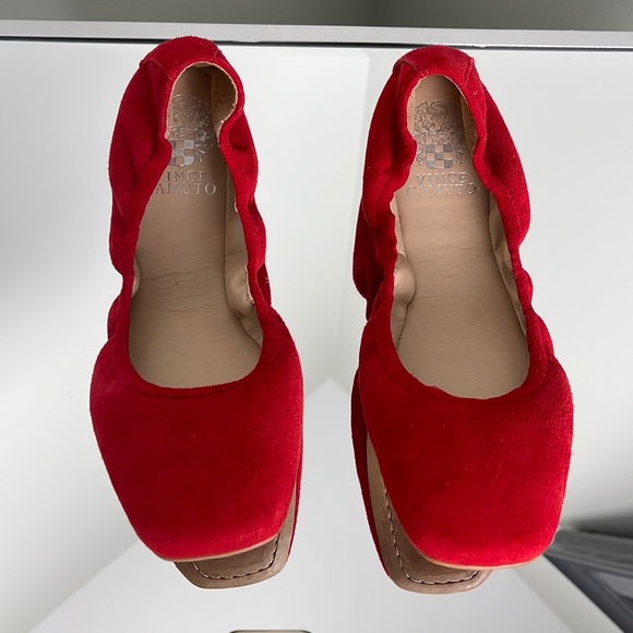 So good I had to share! Check out all the items I'm loving on <a href="/Poshmarkapp/">Poshmark</a> #poshmark #fashion #style #shopmycloset #lululemonathletica #born #vincecamuto: posh.mk/PDitFLyIAxb