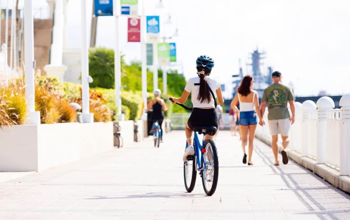 ⭐️MEMBER MONDAY⭐️
Friends of the Riverwalk would like to thank Tampa Riverwalk Rentals for their membership and continued support of the Riverwalk.
Did you know if you’re a Friends of the Riverwalk member you get a 10% discount on all rentals? How do you enjoy the Riverwalk? 🚴🚣‍♀️