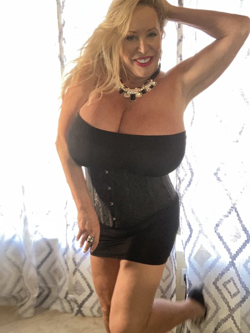 Getting ready to have surgery at 1:30 for my broken hip. I don&rsquo;t know how long I have to take rehab or<a href="/tag/throwback"class="tags"><span>#throwback</span></a><a href="/tag/europedichan"class="tags"><span>#europedichan</span></a>