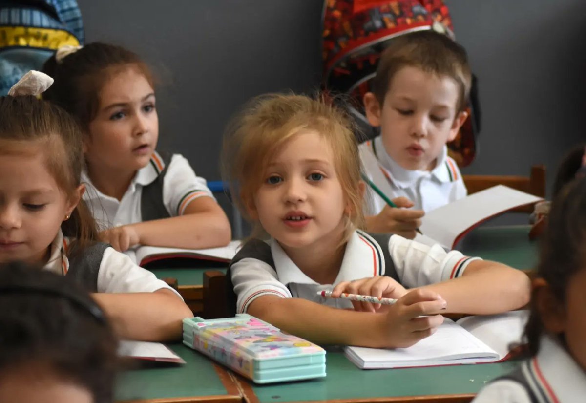 Inst_EDUSchool's tweet photo. Comenzamos con caritas felices! 🙂 https://t.co/Svpvjr19Eh