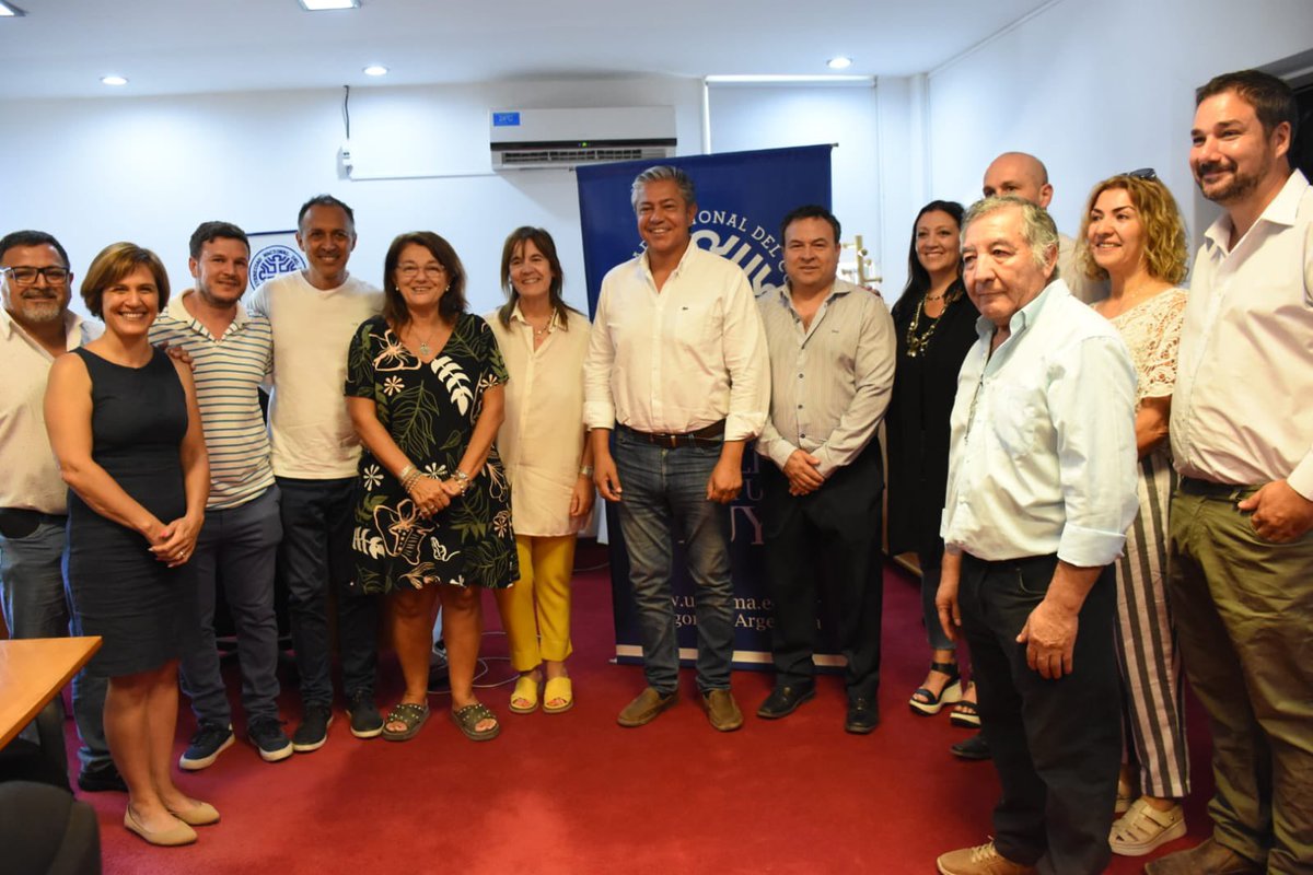 Rolo_Figueroa's tweet photo. Nos reunimos con las autoridades  #UNComa, Beatriz Gentile y Paul Osovnikar, para ratificar nuestro compromiso de acompañar a la Universidad con las inversiones necesarias para avanzar con su propuesta educativa en distintos puntos de la provincia. Abro hilo 👇 https://t.co/3CGj8k9haS