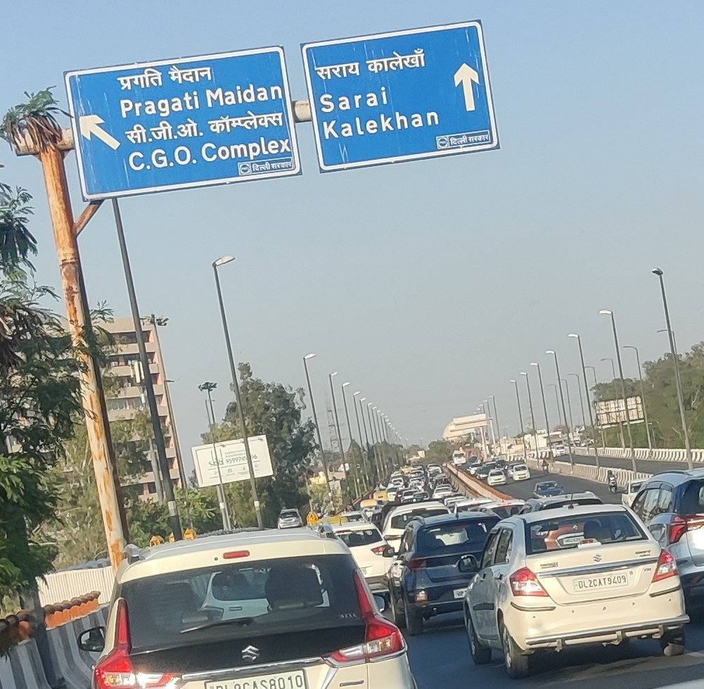 dalipsabharwal's tweet photo. And they thought that building more flyovers would reduce the traffic jam 🙈.

#BeOneCarLess #UsePublicTransport #TrafficKaSolution🚴‍♂️ https://t.co/ppsVefqX3d