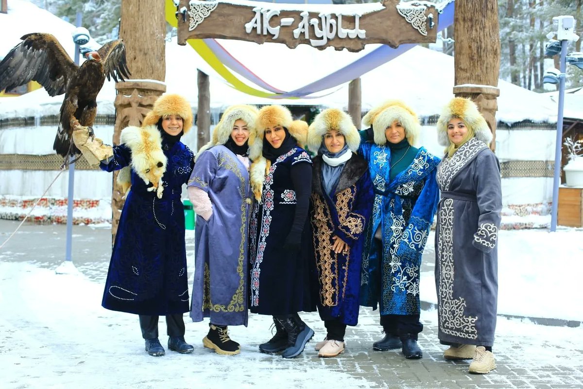 OmNext_Tourism's tweet photo. رحلتنا المميزة الى #كازاخستان
وبالتحديد مدينة ألماتي .. 
لقاء مميز لقيادت نسائية خليجية من بلدنا الحبيبة عمان والبلد الشقيق الحبيب الامارات العربية المتحدة 

14 امرأة خاضت تجربة رائعة مليئة بالمغامرات والمتعة والاسترخاء والتأمل. 
#ملتقي_المرزم_الأول_للقيادات_النسائية
لعام 2023م https://t.co/J9VjqaR7KA