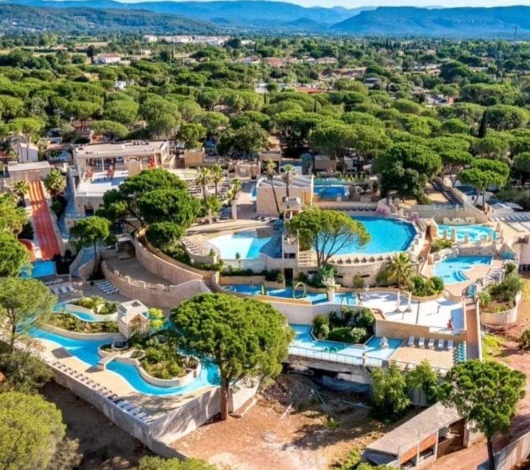 ImMarionP's tweet photo. 📢 POSTE A POURVOIR 📢
Bonjour,
Nous recrutons des surveillants de baignade titulaire du #BNSSA pour compléter notre équipe ! 
De Mai à Septembre dans un camping au Muy (Var 83) à 20mn des plages. 
Plus d'infos possible en mp ! 
A trés vite 🤙
#Job #Saison #CotedAzur #Sauveteur https://t.co/x7vqZLV62x