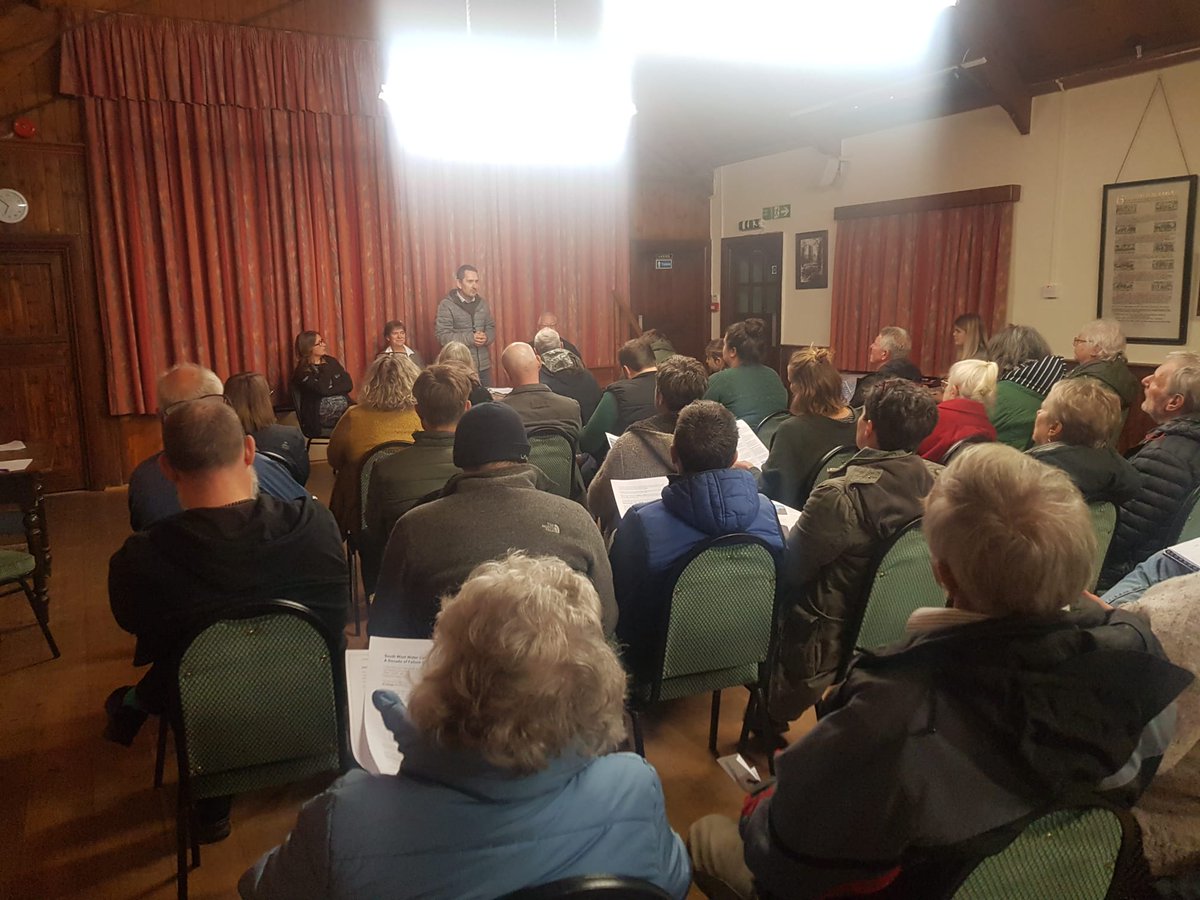 SelaineSaxby's tweet image. On Friday night I hosted a meeting for #Croyde and #Georgeham residents with @SouthWestWater and the @EnvAgency to explain the improvement in the bathing water status at Croyde which has moved from good to excellent.