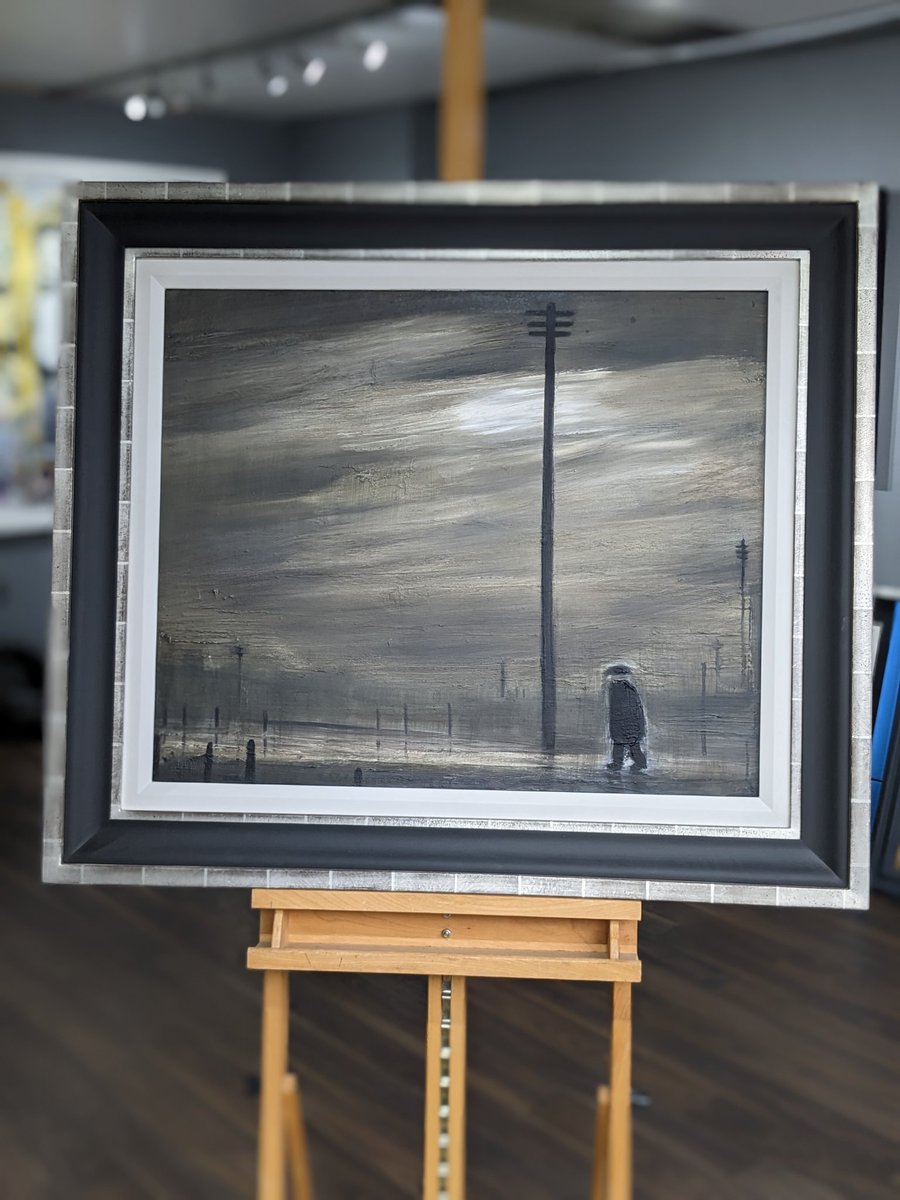 #TheodoreMajor's work can really have to stand and admire for such a long time!
This wonderful piece from the late Northern artist is 25' x 30' and looks stunningly beautiful on the wall.

Theodore Major (1908-1999)
Dark day at #Wigan
25' x 30'
Oil on canvas