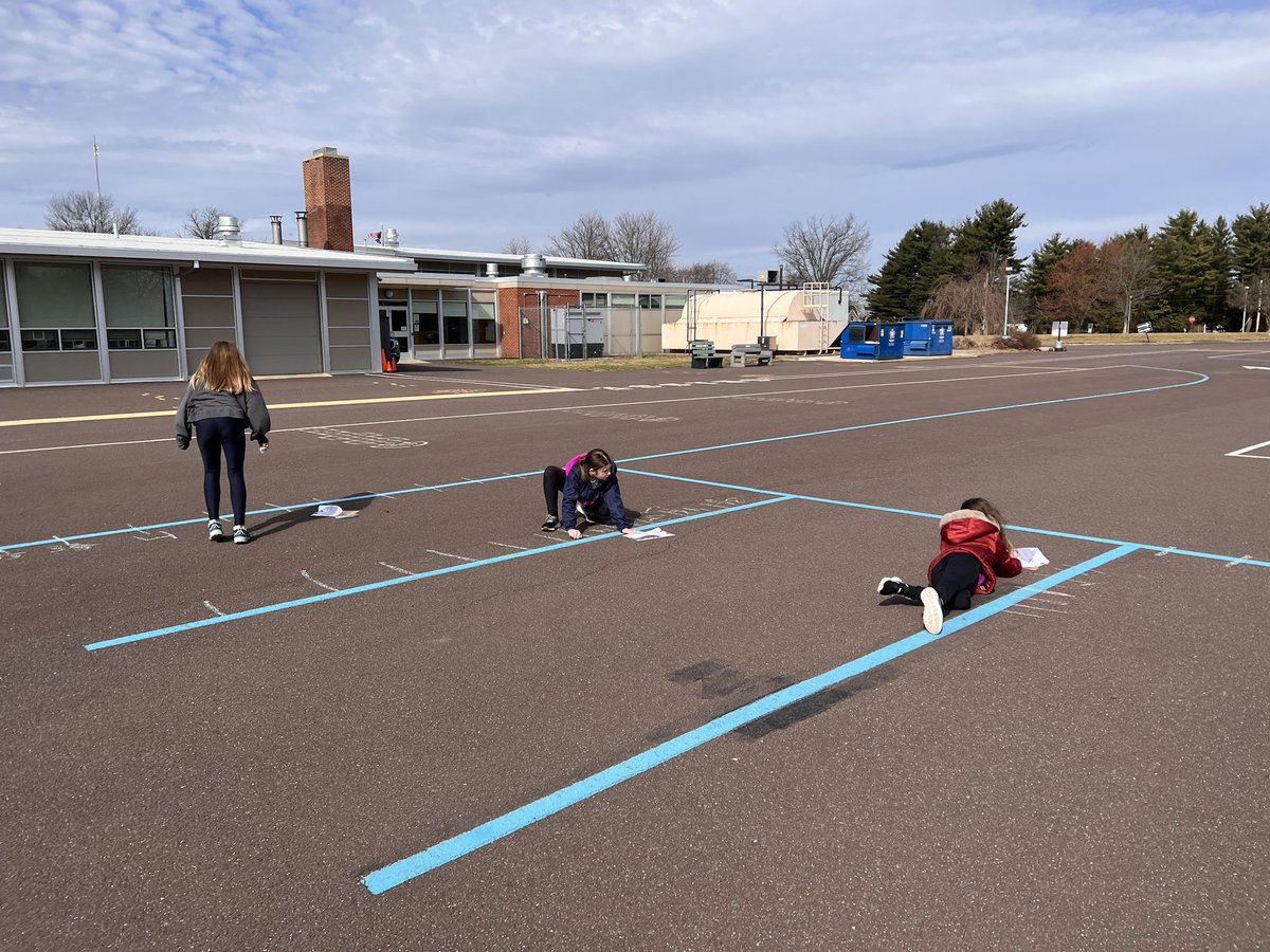 What better way to test if our homemade chalk from last week’s functional text assessment worked? 🤩 We USED our finished product to practice organizing data into fractional line plots! @PSDGrasse @PennridgeSD #MakingLearningFun #HandsOnLearning