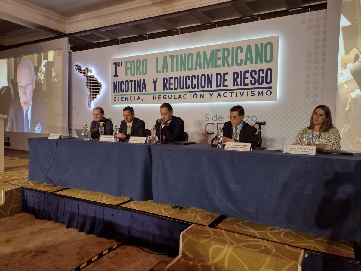 En la mesa Experiencia Científica Internacional Reducción de Riesgo gran participación de <a href="/RobertoSussman/">Roberto Sussman</a> de <a href="/provapeomexico/">Pro-Vapeo Mexico A.C.</a>. #ForoLibreNicotina
#ForoDeRegulacion 
#NoProhibanElVapeo 
#ProhibidoProhibir 
#RegulemosElVapeoYa