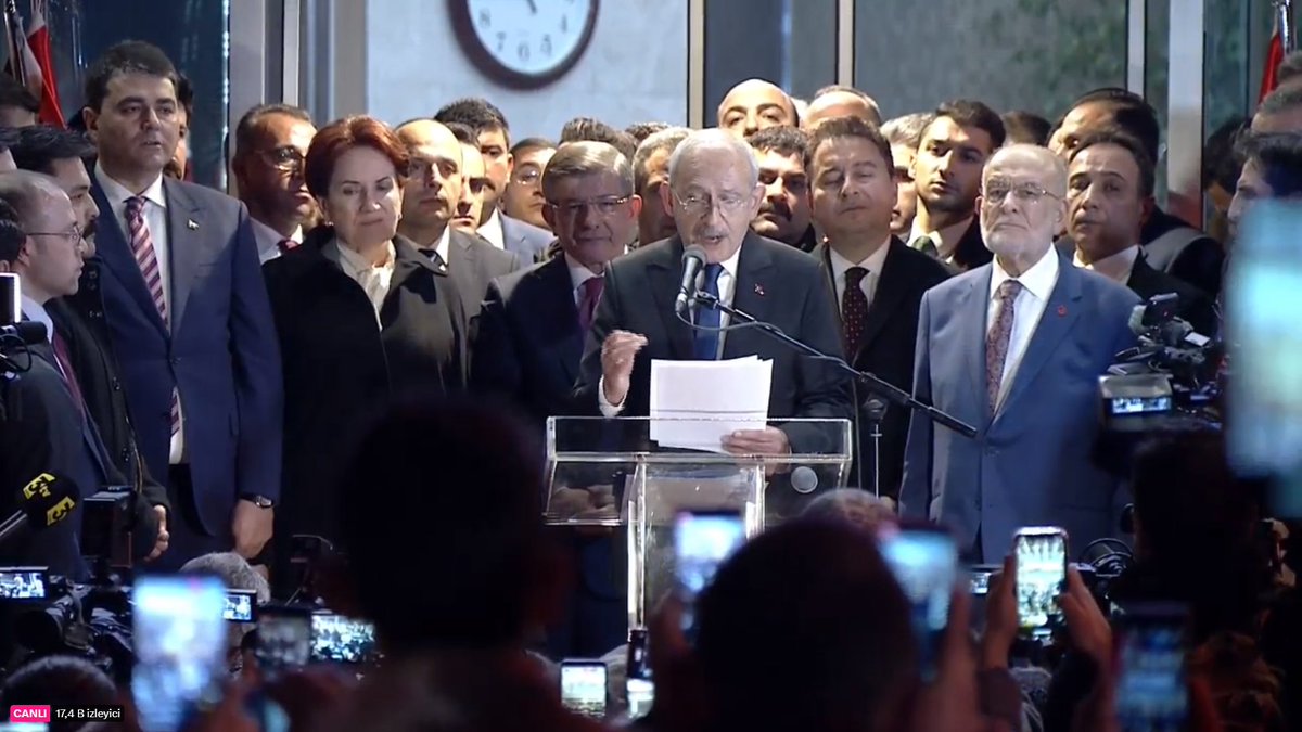 Kılıçdaroğlu: Sevgili halkım değerli kardeşlerim. Yunus Emre bölüşürsek tok, bölünürsek yok oluruz der. Aldığımız ilhamla Türkiye'nin bütün renklerini bir araya getirmek için yola çıktık.

diken.com.tr/ve-millet-itti…
