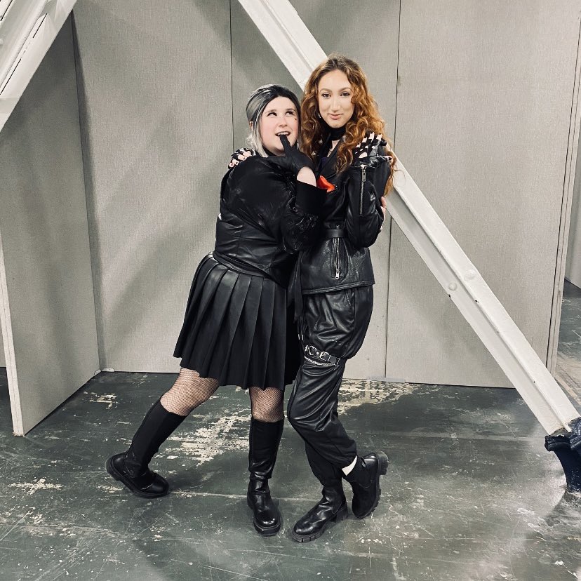 fictionalhan's tweet photo. 🏴☠️🦑���️ IZZY AND ED🏴☠️🦑🗡️
Had such a great time finding other pirates at #LFCCSpring this weekend!
Obsessed with @izzyshands as Izzy
#OFMD #OurFlagMeansDeath #ofmdcosplay #edwardteach #izzyhands #blackbeard @OurFlagHBOMax https://t.co/UsJmeCb87I