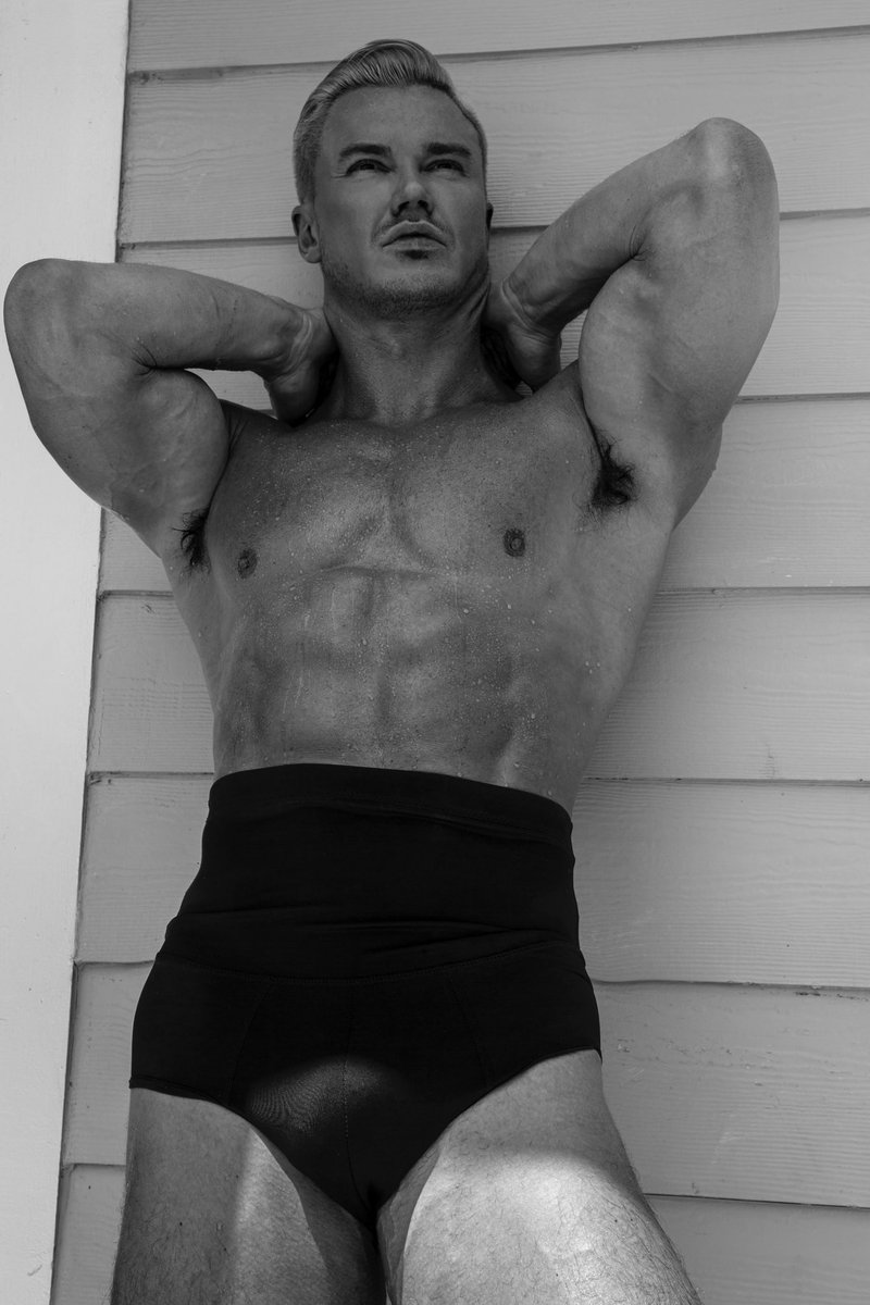 Natewinners's tweet photo. Classic man https://t.co/seXZB8kyI4