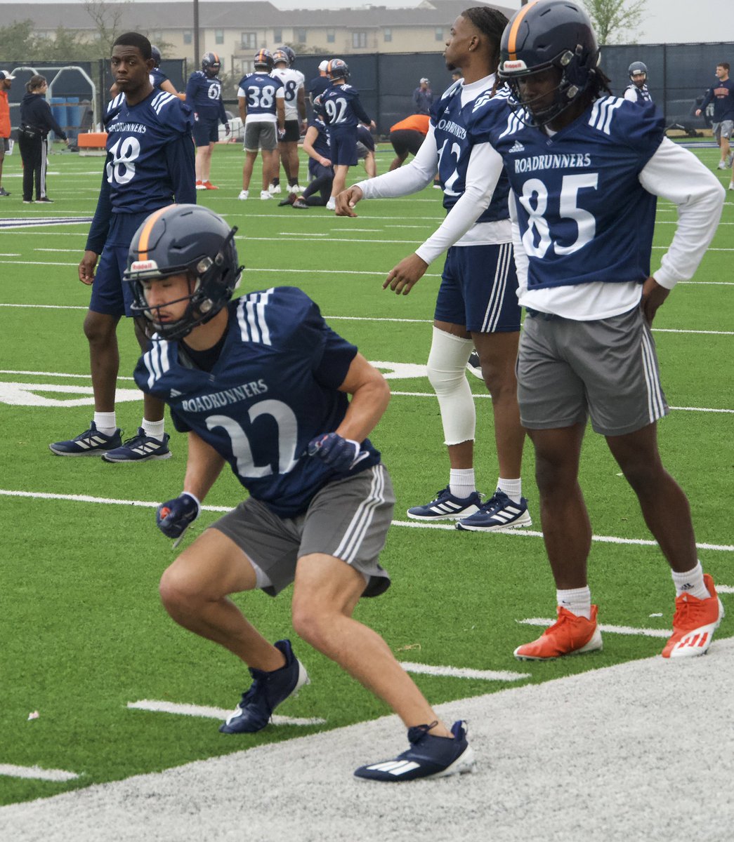 BDammone's tweet image. #22 True freshmen, WR David Amador ( @IIAmador8 ) from @NSNationFB .  #BirdsUp #springpractice #triangleoftoughness 🤙🏾🤙🏾🤙🏾