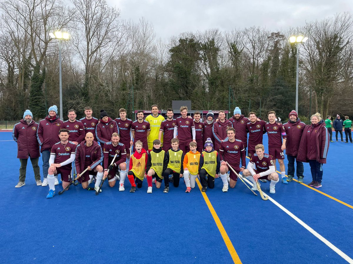 cchcyouth's tweet photo. U12 Boys had an amazing day at the @OldGeorgiansHoc U12 Tournament yesterday. The boys were unbeaten all day to win the trophy, and some of the boys got to run ball patrol for the NHL Prem clash between OG and Wimbledon 🤩🥇🏆
🙏 @OldGeorgiansHoc for being such fantastic hosts 👏 https://t.co/INAi0IlV3c