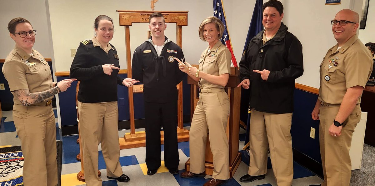 NTAGNewEngland's tweet photo. Congrats to 🔥GSM2 Brennan🔥 on his successful Advanced Recruiter Board! 💥
#recruiting #navy #newengland #goals #team #navylife https://t.co/WvWmmwIYdp