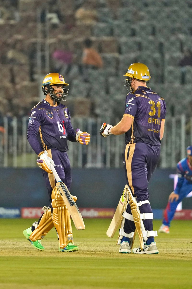 Quetta Gladiators won the match by 4 wickets ✌️
🙋‍♂️ if you enjoyed @Martyguptill's batting blitz 💥

#PurpleForce #QGvKK