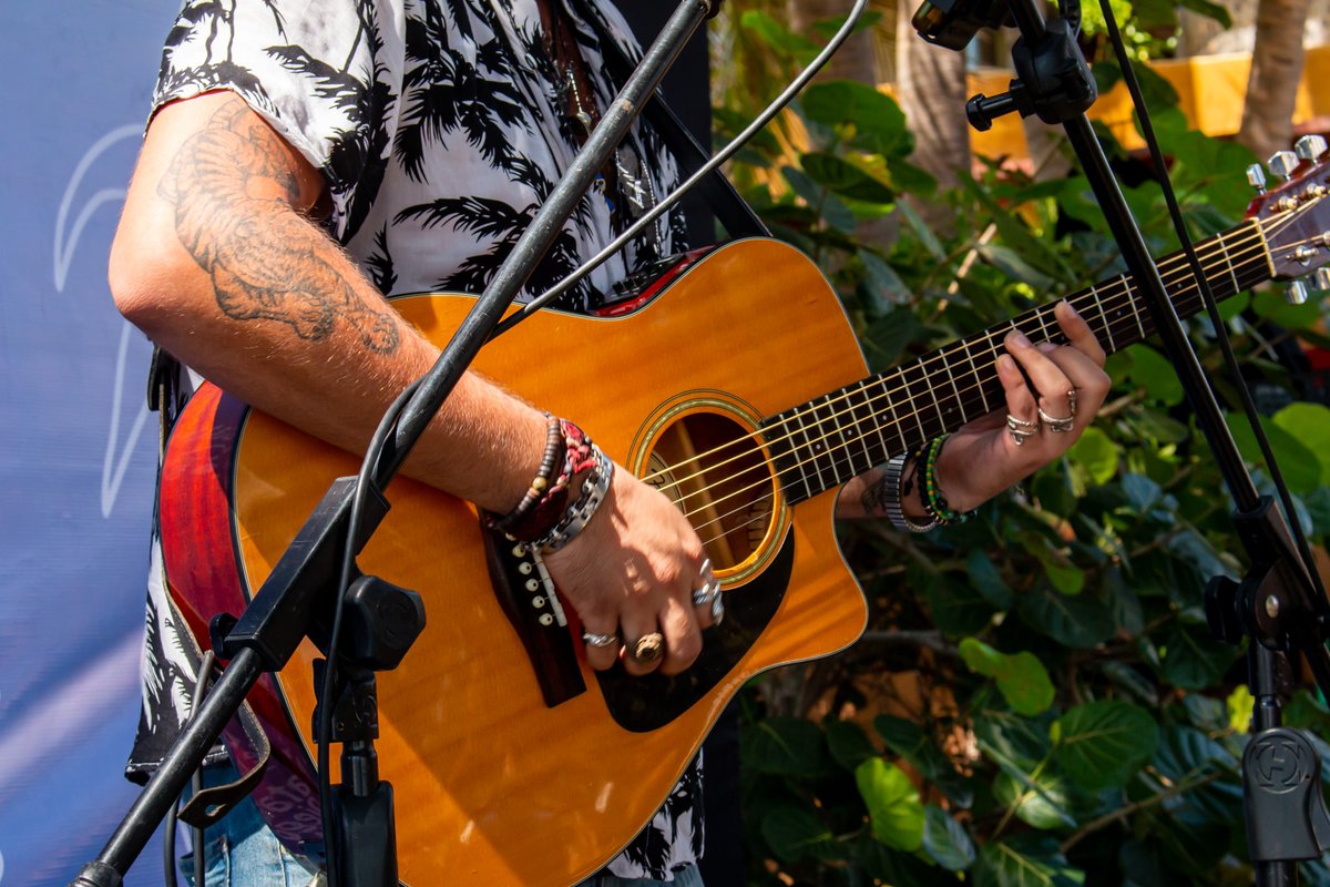 ¡Qué buen momento! gracias a todos nuestros invitados por un día increíble en Puerta Paraíso Zihuatanejo con José Luis Cobo, Gabriel Campos y Andrés Maz. 🎼