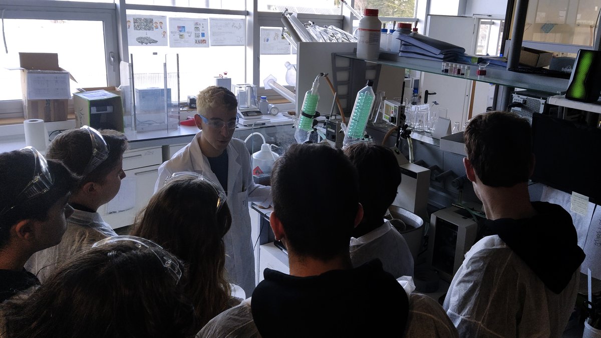 Last Friday we did host again some secondary school students, eager to know a bit more about what's going on at our research center #ciqus

What a 'fUntastic' end of the week 🥳

Thanks so much to all the group members collaborating in the activity. Great job! 👩‍🔬🧑‍🔬