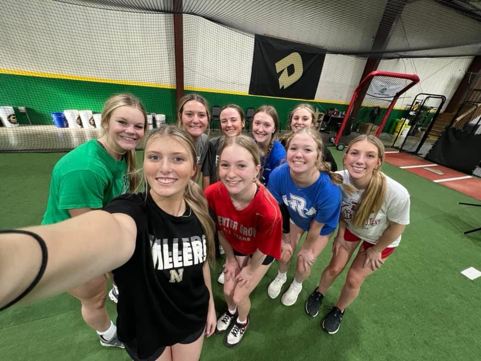 Shockwaves2024's tweet image. Last practice for the Shockwaves before HS season starts.  They will go their different ways representing Fishers, Noblesville, Heritage Christian, McCutcheon, Brownsburg, Center Grove, Cathedral, South Dearborn, Franklin Monroe-OH, and Roncalli.  Go get ‘em Shockwaves! #KSA