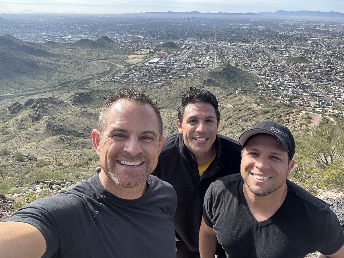 Monday morning hike with my bros!  #shawbutte #azhiking