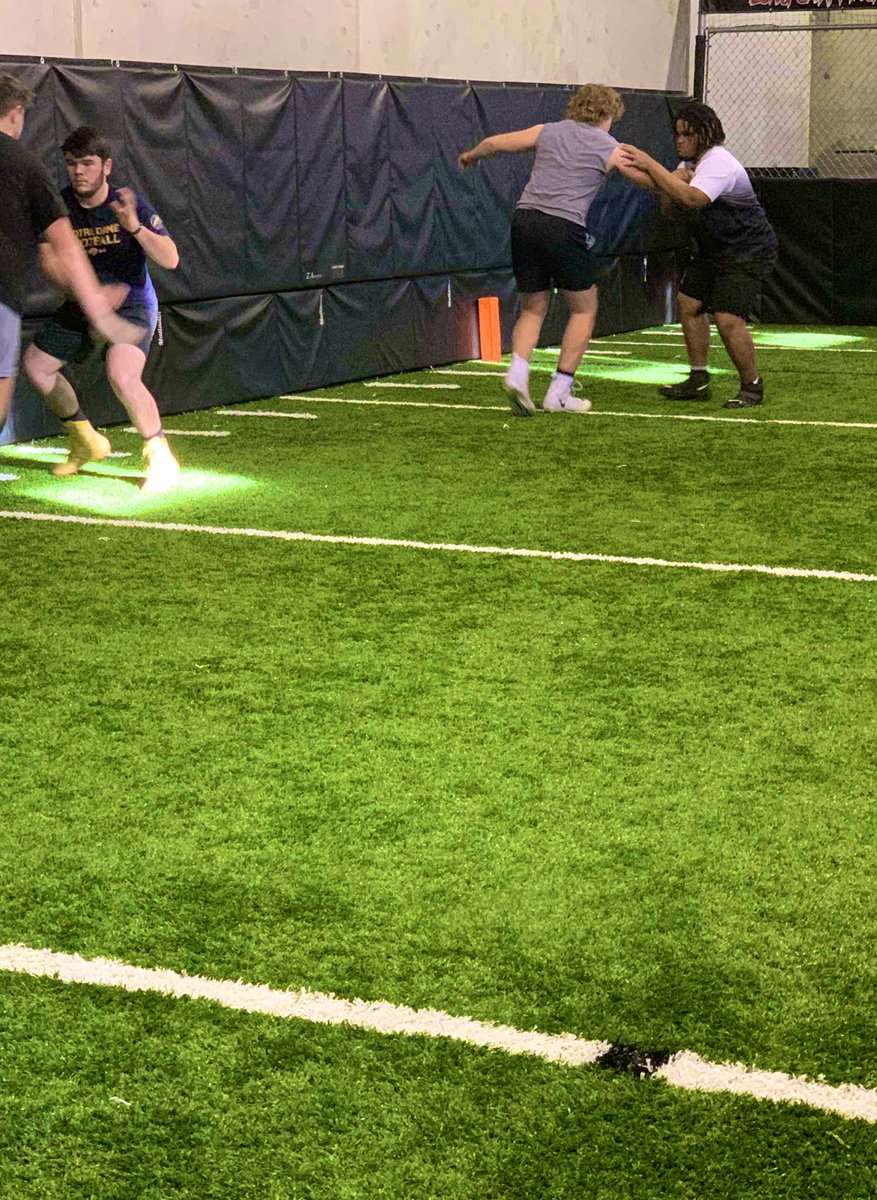 Had a great time meeting and being coached by @CoachSaboFIST and I of course love putting in off season work with @BarrowmanBrady 

@Minooka_Indians @EDGYTIM @DeepDishFB @CoachChris_Roll  @CoachBigPete @PrepRedzoneIL