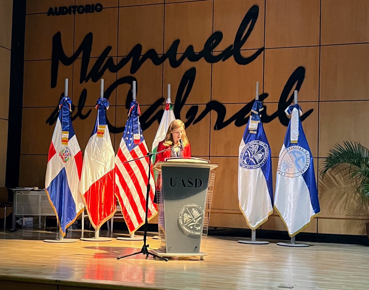 AndradePat12's tweet photo. Emocionados con el inicio del 3 congreso mundial de las #BallenasJorobadas en la RD🇩🇴, la ocasión de reafirmar nuestra acción en favor del #Océano, los ecosistemas marinos y la #EconomíaAzul.@AFD_es aplaude el esfuerzo colectivo que realizamos para llevar a cabo este magno evento https://t.co/ybtbGDClcx