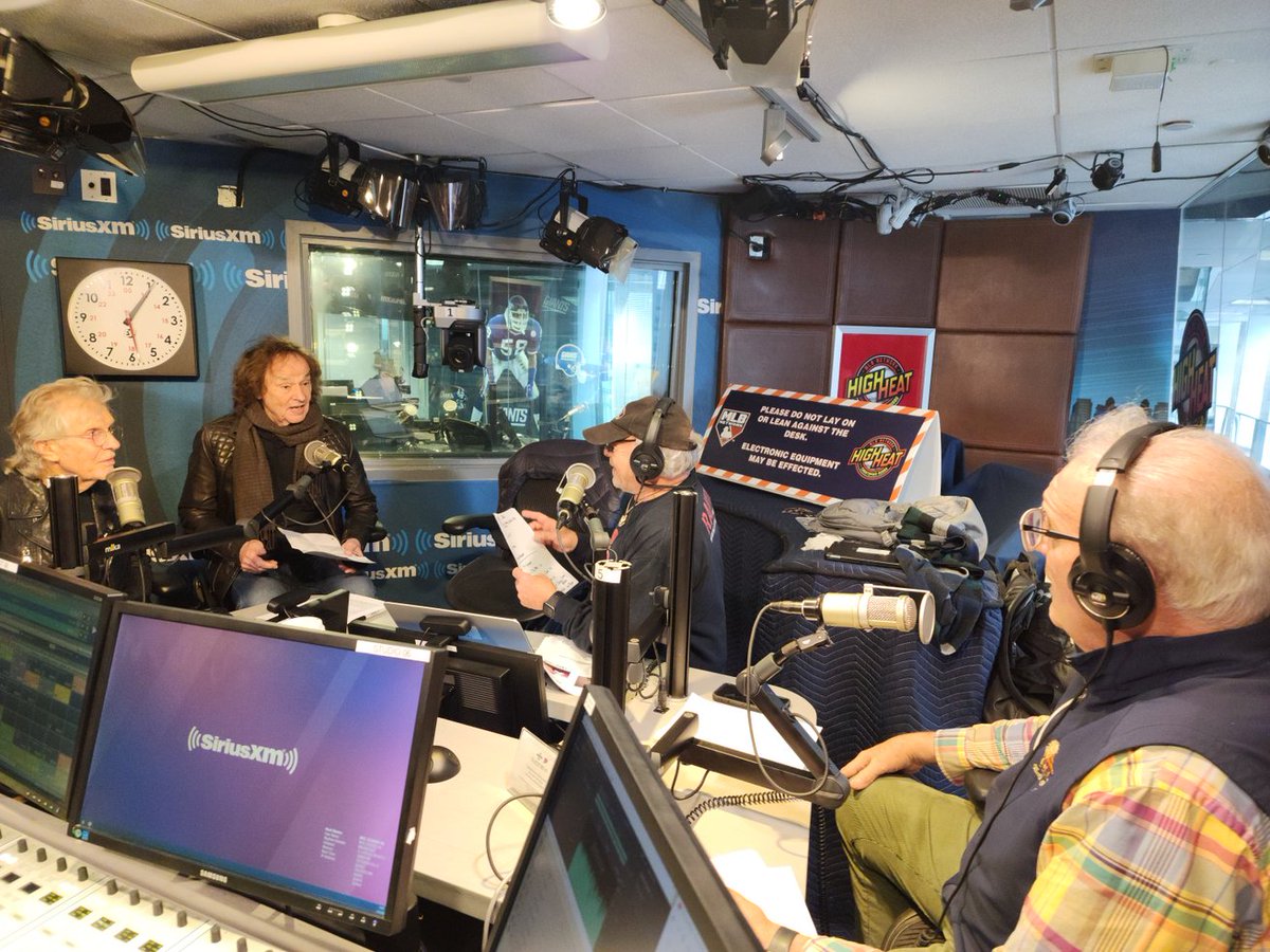 SiriusXMBoxing's tweet photo. RIGHT NOW, @ColinBlunstone 🎤&amp; #rodargent🎹 of @TheZombiesMusic join @gerrycooney &amp; @CommishRandyG 

📻Listen to At the Fights right on on SiriusXM Fight Nation Channel 156. https://t.co/hisv65Rz3Y