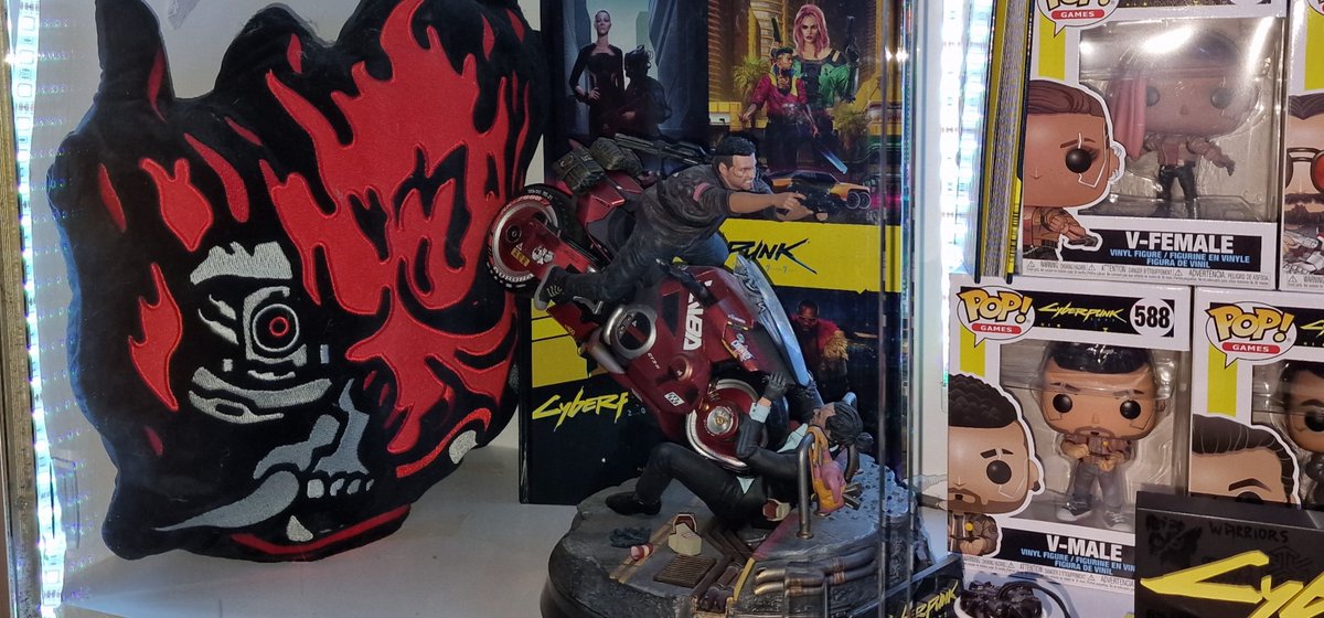 UltimaGamingFr's tweet photo. #MrBiohazard #CollectionPart2
Collection Cyberpunk 2077
Comme vous pouvez le constater une vitrine est entièrement dédié a ma collection Cyberpunk 2077 https://t.co/efheBwcIOX