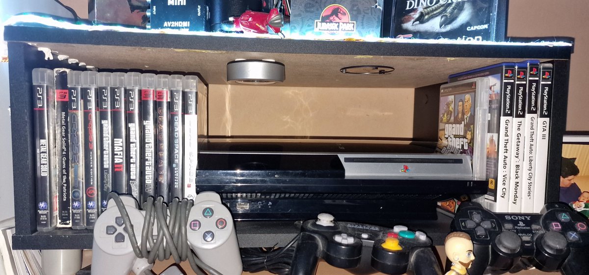 UltimaGamingFr's tweet photo. #MrBiohazard #CollectionPart3
3eme partie de la collection avec
Les 5 génération de console Pmaystation ( Console de Salon ) https://t.co/2ZReX8p9pd