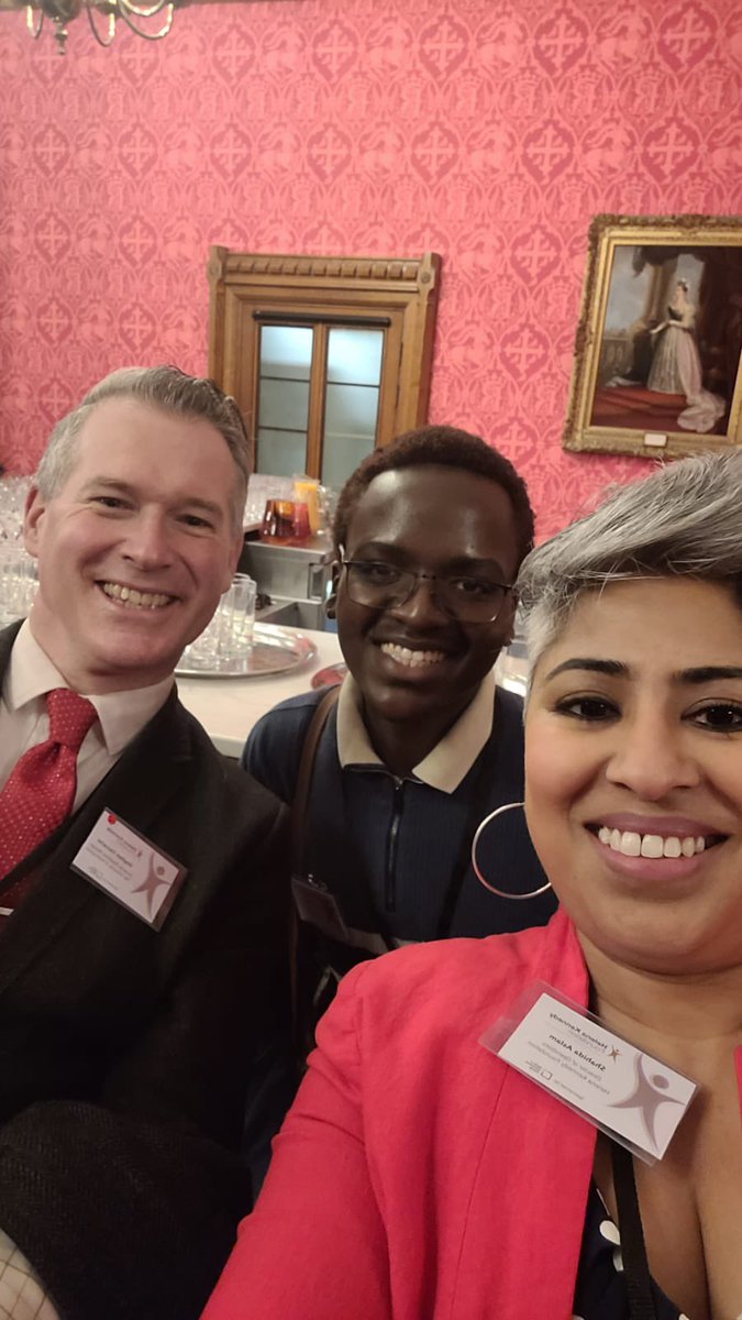So pleased to be invited by <a href="/Shahida_1_/">🌻Shahida🌻</a> &amp; <a href="/TheHKF/">HKF</a> to the 2023 Award Event. Shoutout to <a href="/NottsPolitics/">Nottingham Politics</a> for enabling intern Andrew Kinyanjui to attend! There were 4 <a href="/UniofNottingham/">Uni of Nottingham #WeAreUoN</a> Helena Kennedy grant recipients in attendance, so good to see the difference the bursary makes!
