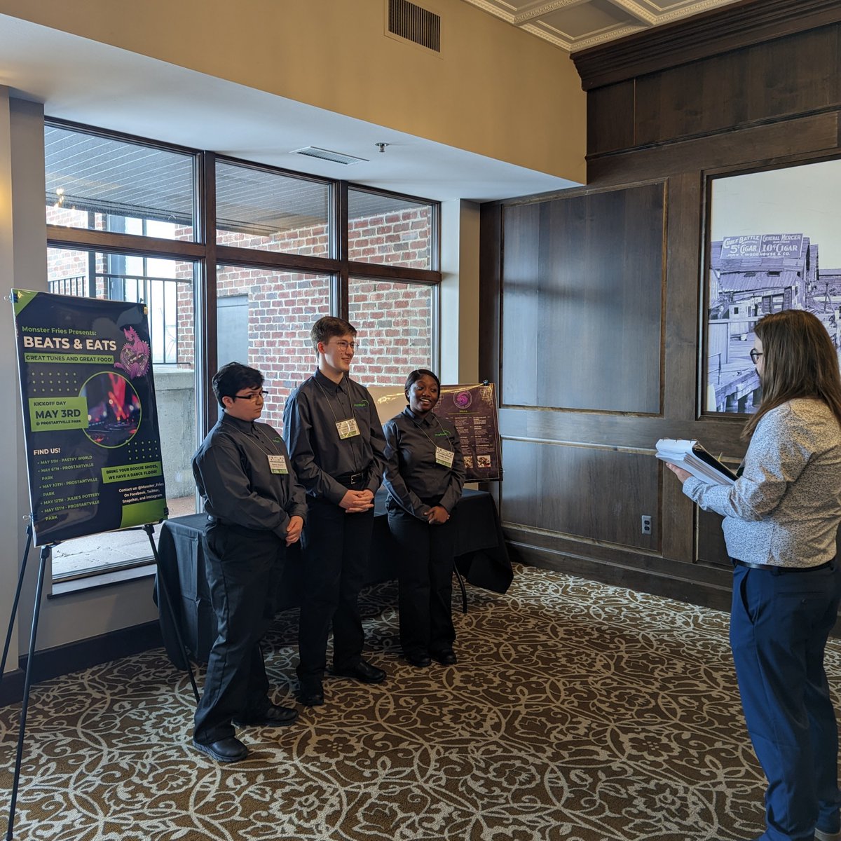 TheOfficialMHF's tweet image. Here&apos;s another look into today&apos;s Culinary &amp;amp; Management categories at the Michigan #ProStartCompetition2023 🍳📋 

Stay tuned for the award ceremony, beginning at 3 PM! 🏆 

#MichiganProStart #MadeInProStart