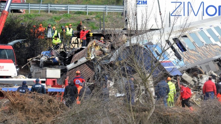 #Τέμπη : Ενημέρωση από τον Χρ. #Τριαντόπουλο - Ταυτοποιήθηκαν 55 θύματα 

amna.gr/home/article/7… 

#Τέμπη_Τραγωδία