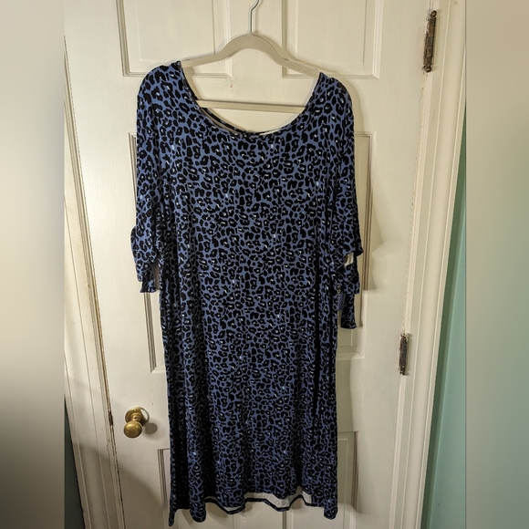 s1anka7a's tweet photo. So good I had to share! Check out all the items I'm loving on @Poshmarkapp #poshmark #fashion #style #shopmycloset #meriskye #moth #victoriassecret: https://t.co/KhN86CQNzo https://t.co/DplcexvQOM